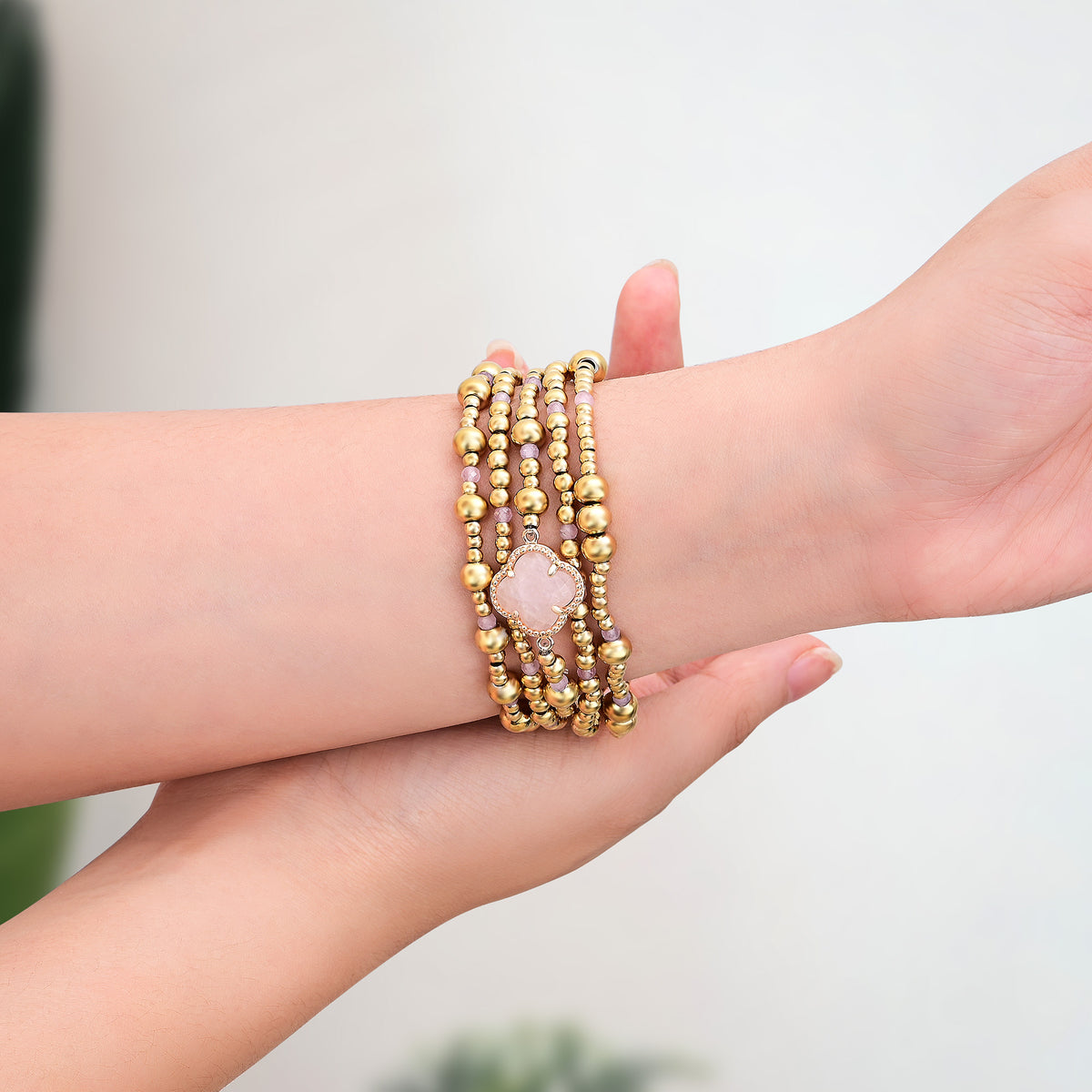 Verzaubertes Rosenquarz Eleganz Stretch Apple Watch Armband