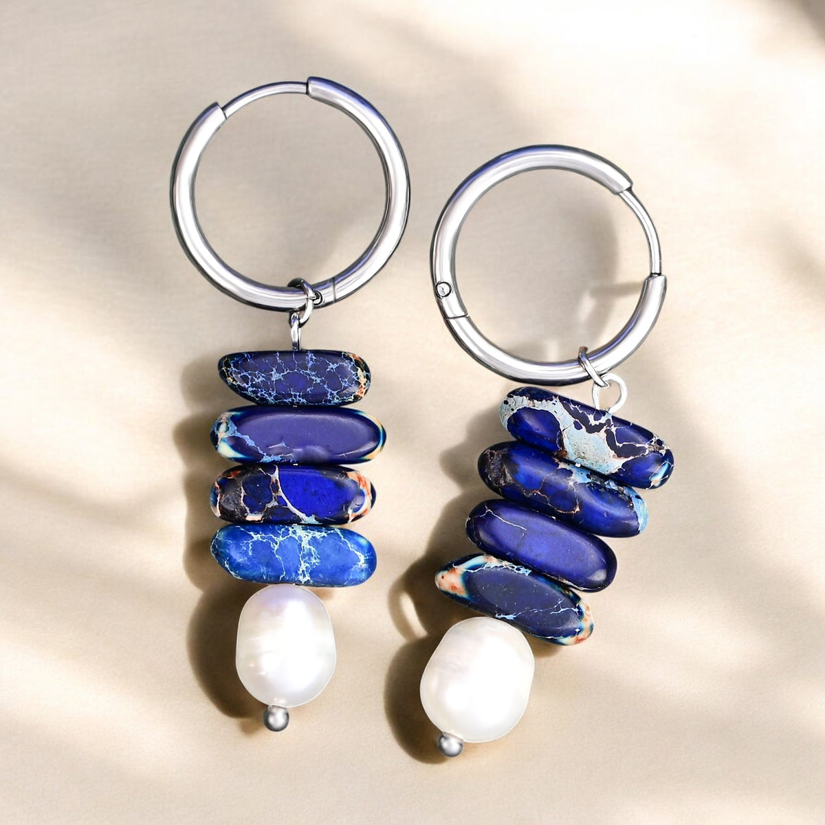Boucles d'oreilles créoles Ocean Bliss en perle et jaspe lapis