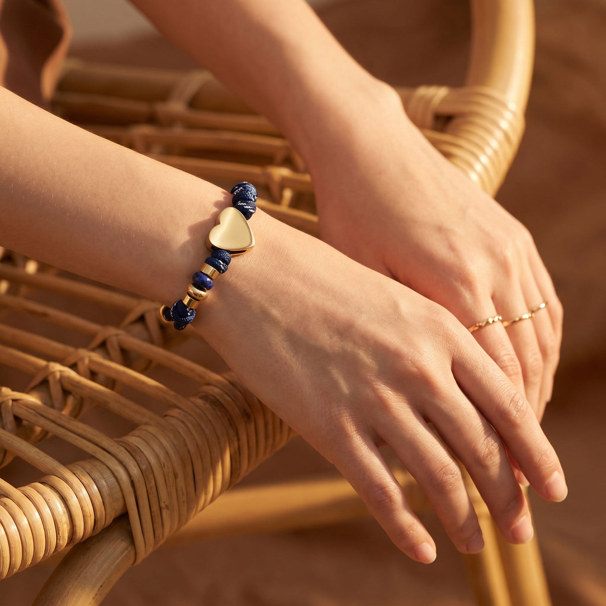 Seilarmband mit Liebesknoten