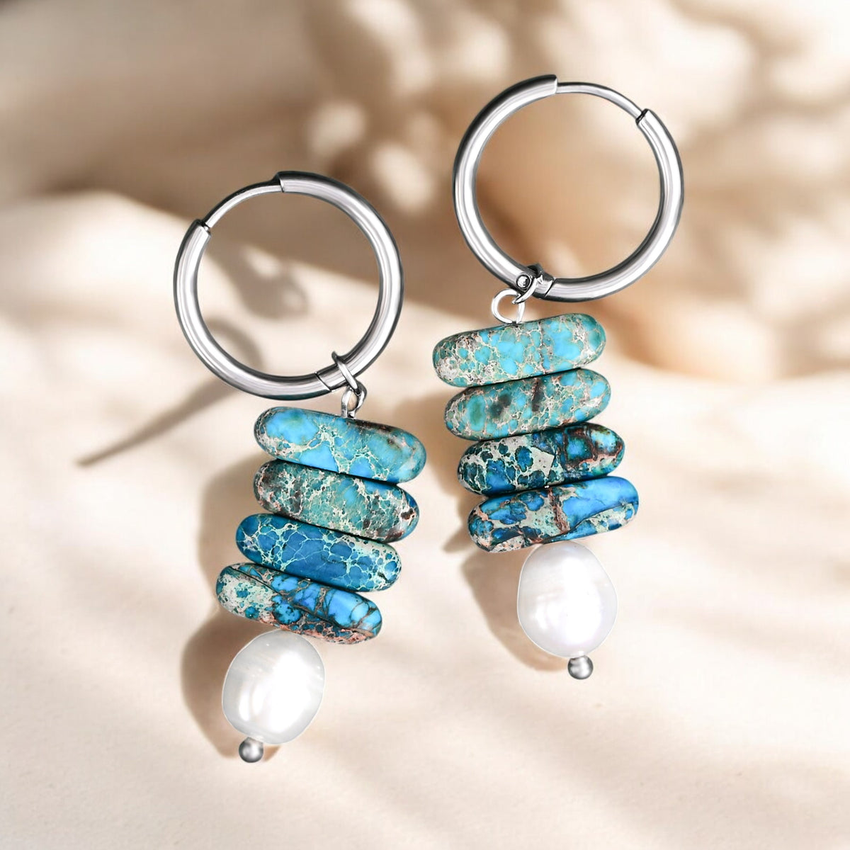 Boucles d'oreilles créoles Ocean Bliss en perle et jaspe bleu
