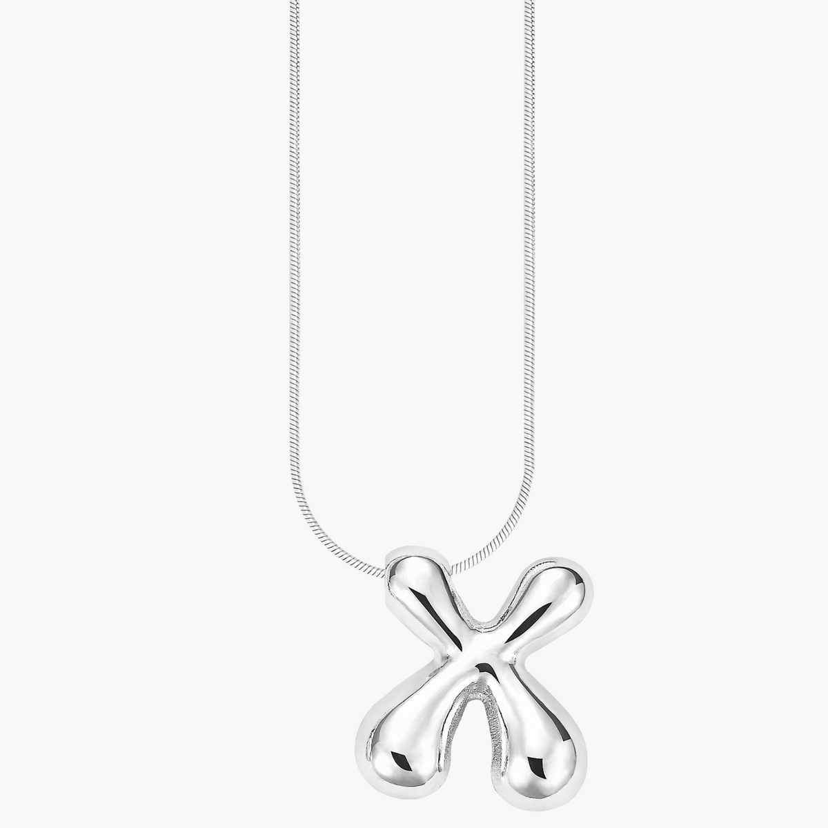Collier initial en lettres bulles à éclat argenté