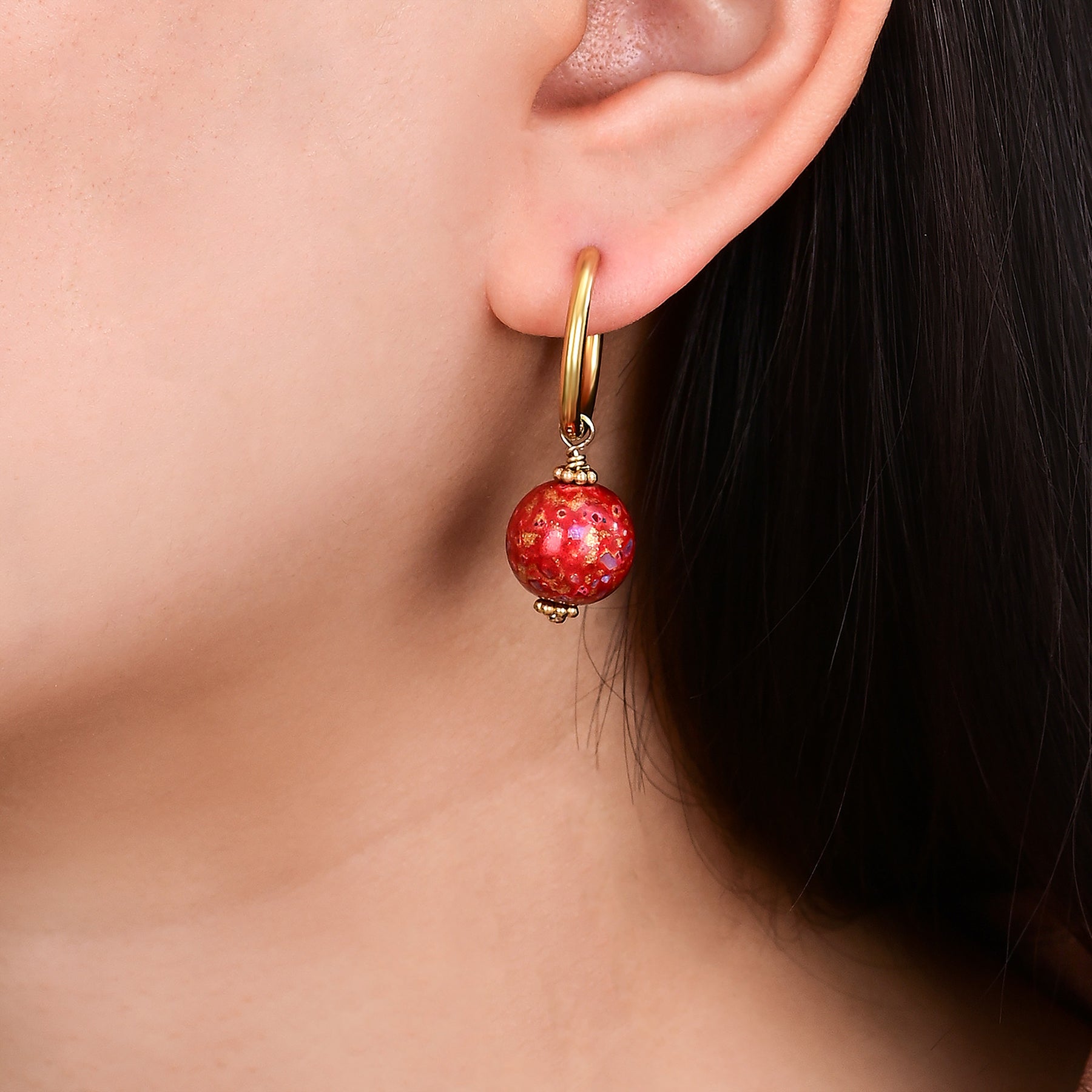 Crimson Orbit Sprenkel Kugel Creolen