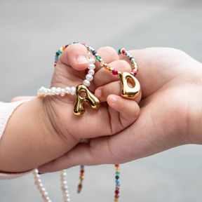 Collier Initial en Bulles Arc-en-Ciel