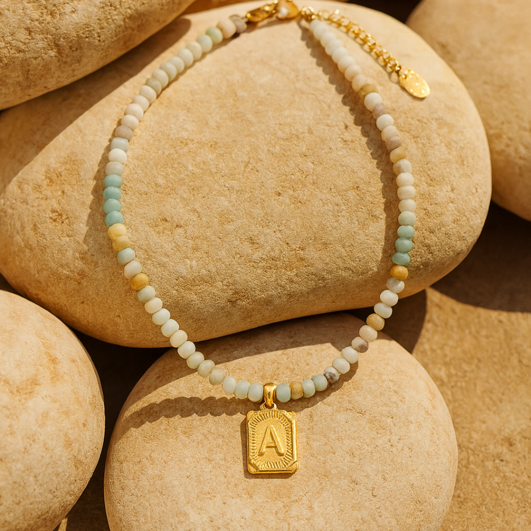 Collier pendentif lettre initiale en amazonite