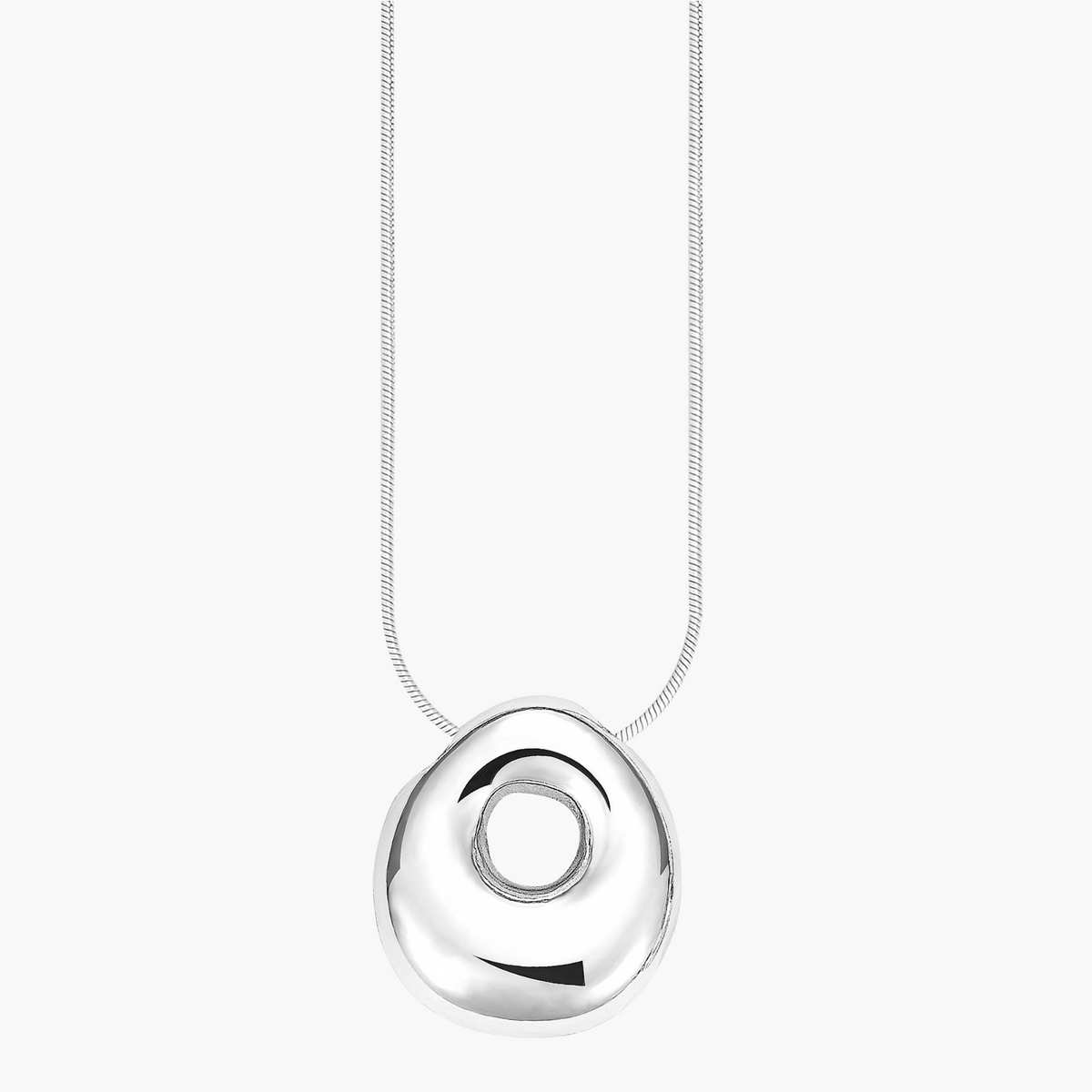 Collier initial en lettres bulles à éclat argenté