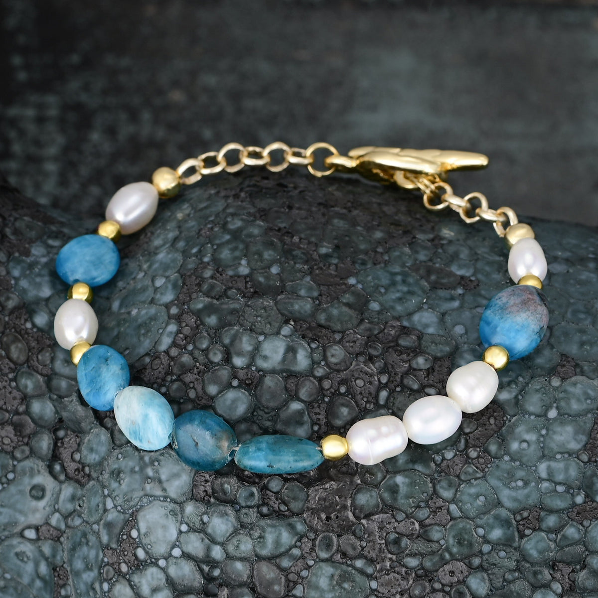 Bracelet apatite bonheur en bord de mer