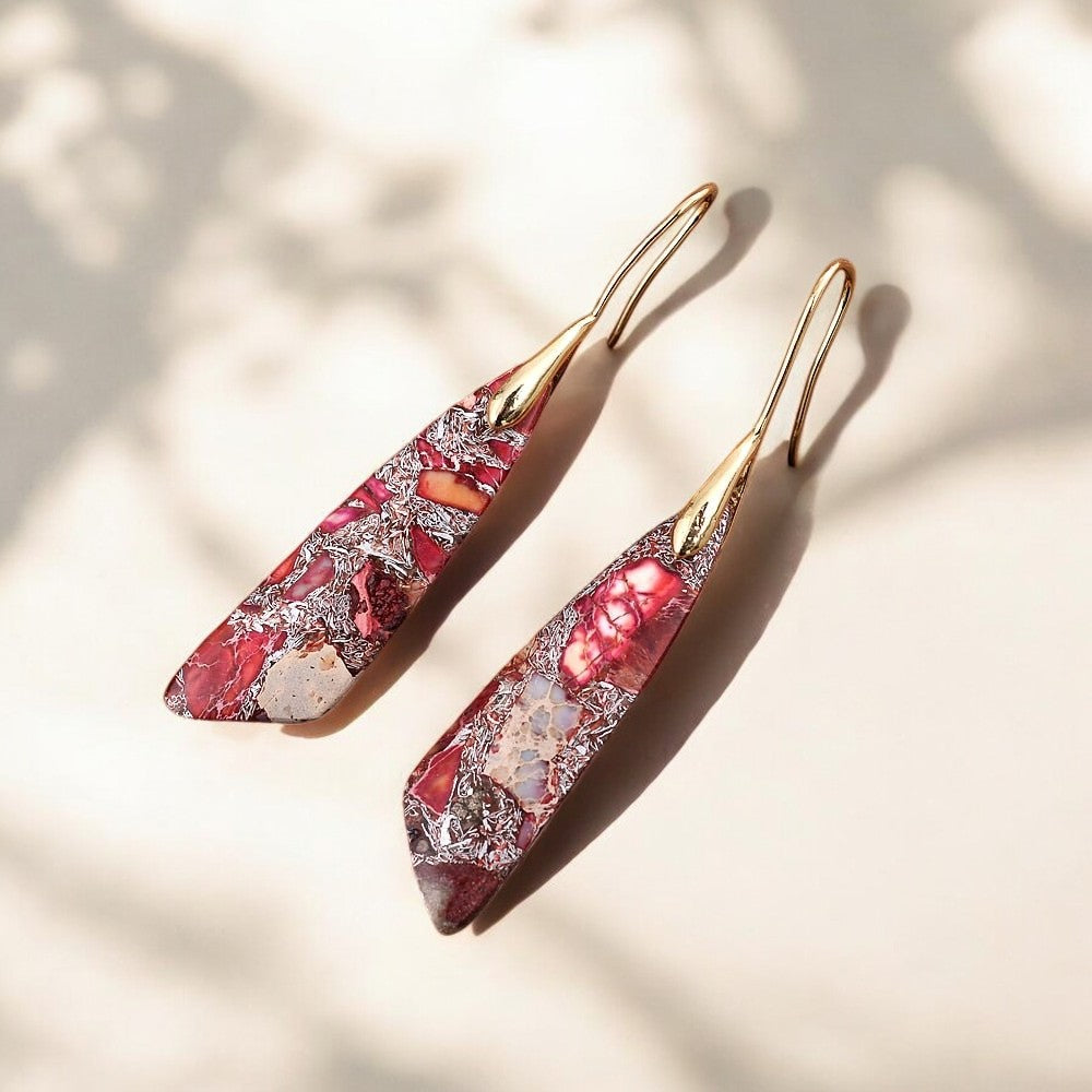Boucles d’oreilles antiques à crochet en Regalite rouge