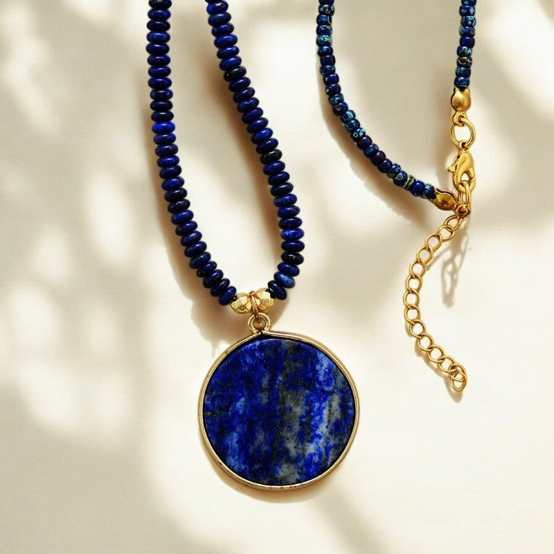 Collier apaisant en perles de lapis-lazuli